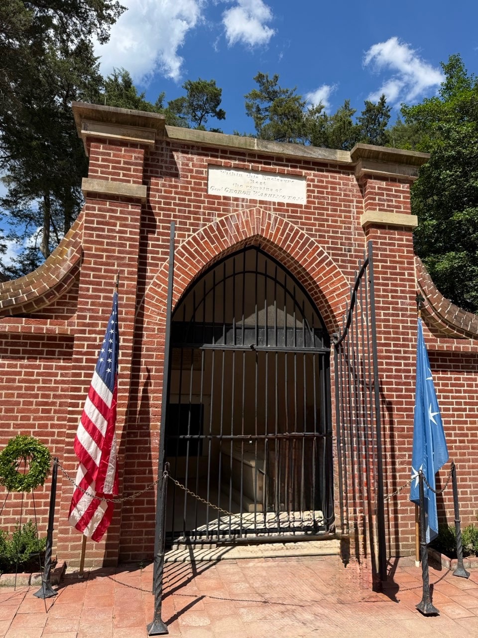 George and Martha Washington's Tomb George and Martha Washington's Tomb