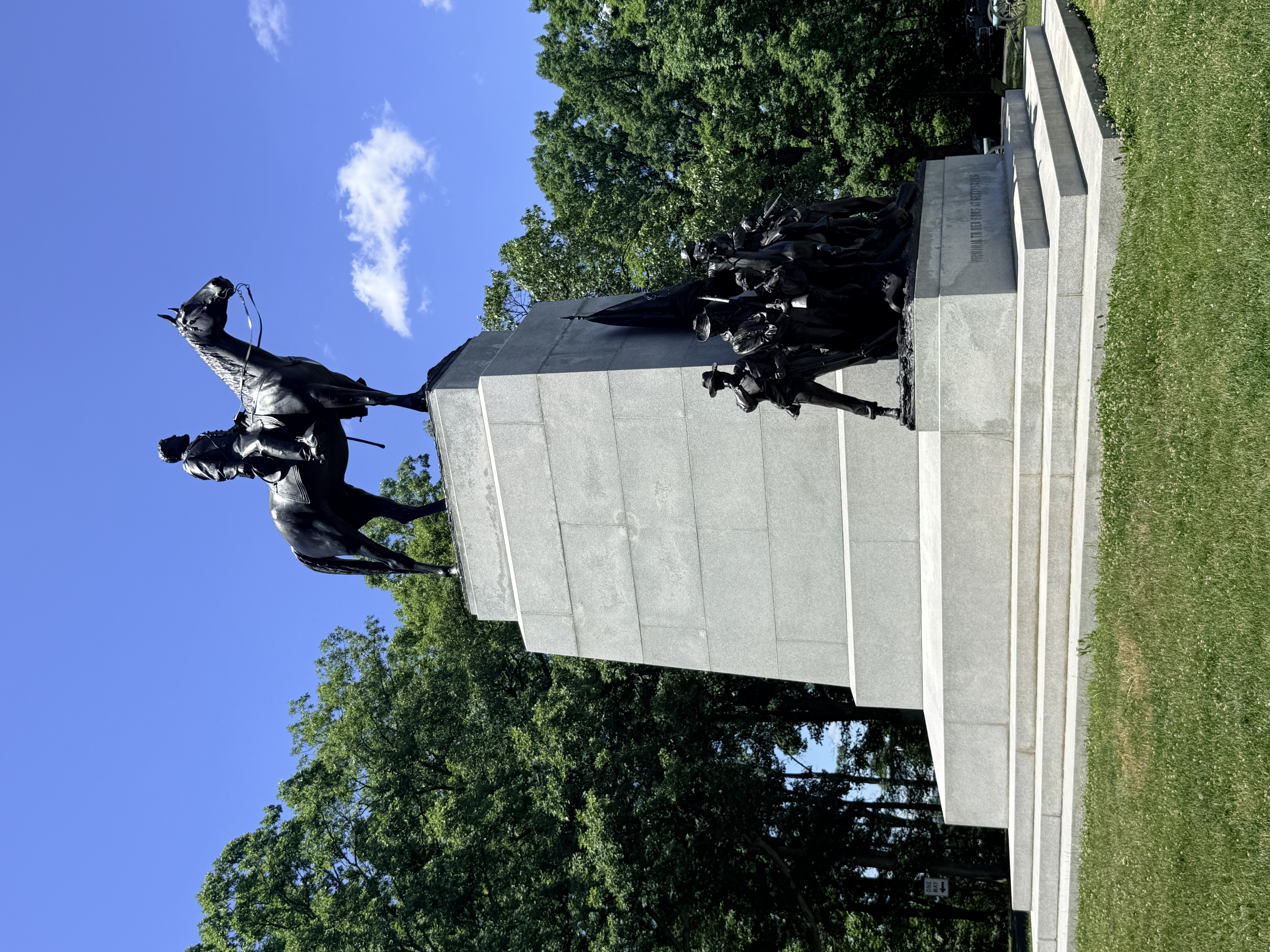 Virginia Memorial at Gettysburg National Cemetery featuring Robert E. Lee